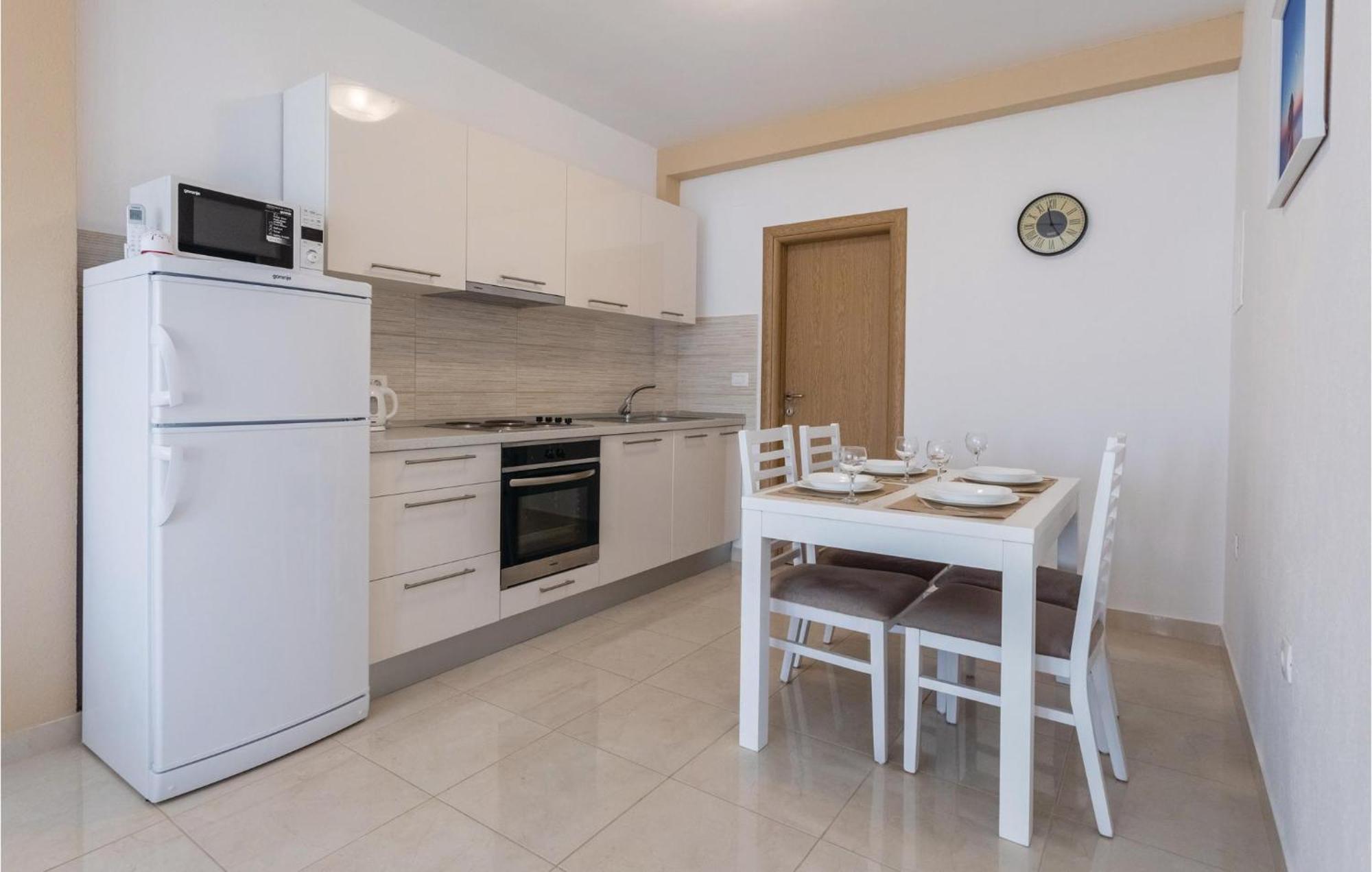 1 Bedroom Amazing Apartment In Komarna Klek Exterior photo